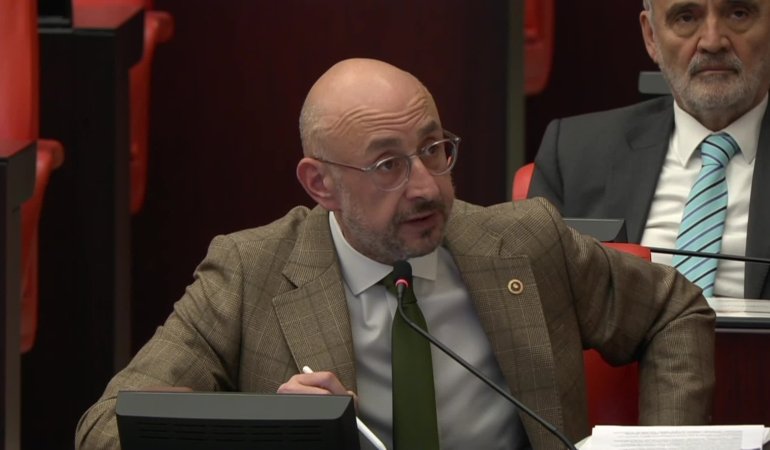 62d13fa5854d903c2b493dab44bfe44b