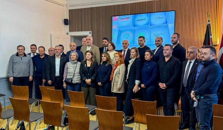 Kuşadası Belediye Başkanı Günel, Berlin’de Türk-Alman İş İnsanları Birliği’ni ziyaret etti